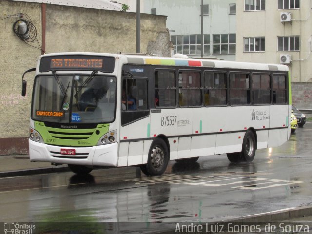 Viação Madureira Candelária B75537 na cidade de Rio de Janeiro, Rio de Janeiro, Brasil, por André Luiz Gomes de Souza. ID da foto: 5330171.