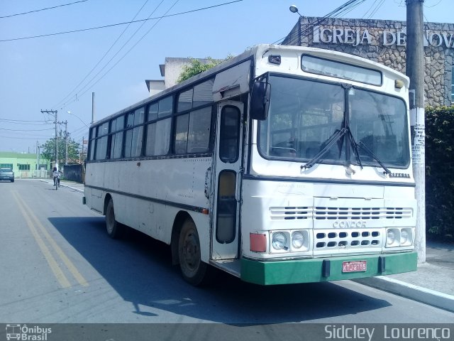 Ônibus Particulares  na cidade de Queimados, Rio de Janeiro, Brasil, por Sidcley Lourenço. Número da foto: #5330585.