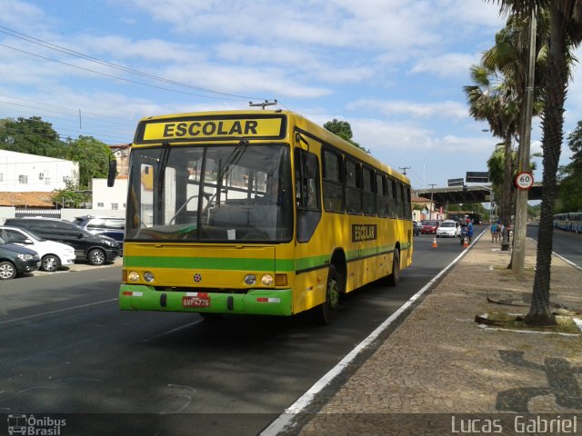 Escolares 4776 na cidade de Teresina, Piauí, Brasil, por Lucas Gabriel. Número da foto: #5334080.